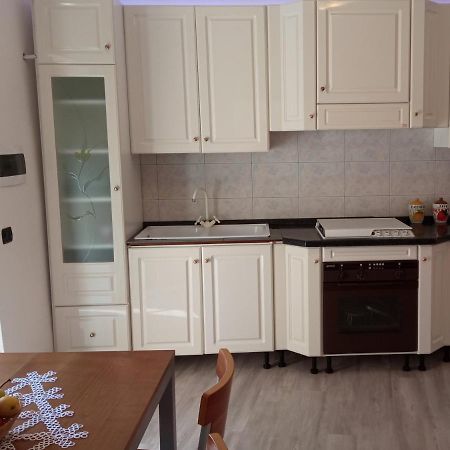 Entire Flat, Independent Entrance, 20 Mins To Bgy - Bergamo Milan Airport Apartment Nembro Bagian luar foto