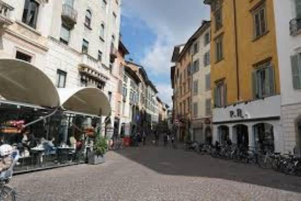 Entire Flat, Independent Entrance, 20 Mins To Bgy - Bergamo Milan Airport Apartment Nembro Bagian luar foto