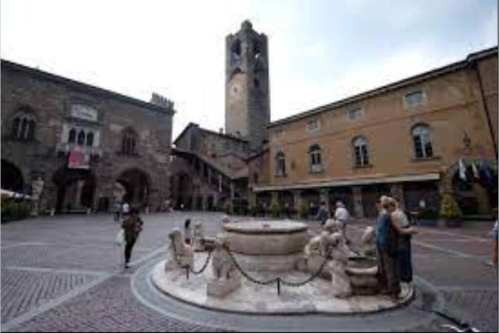 Entire Flat, Independent Entrance, 20 Mins To Bgy - Bergamo Milan Airport Apartment Nembro Bagian luar foto