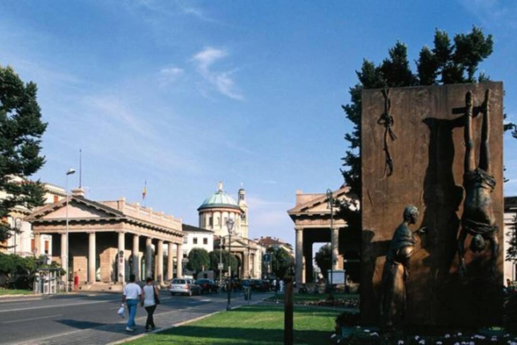 Entire Flat, Independent Entrance, 20 Mins To Bgy - Bergamo Milan Airport Apartment Nembro Bagian luar foto